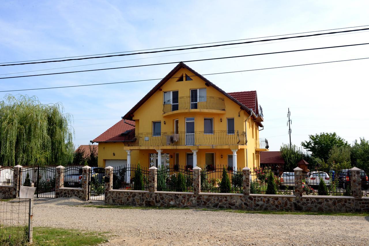 Casa Flora Hotel Sinmartin  Luaran gambar